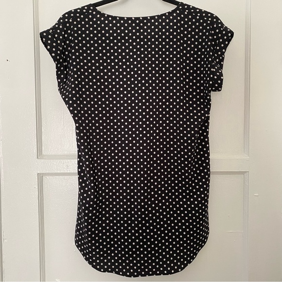 Express Cap Sleeve Top - Picture 2 of 5